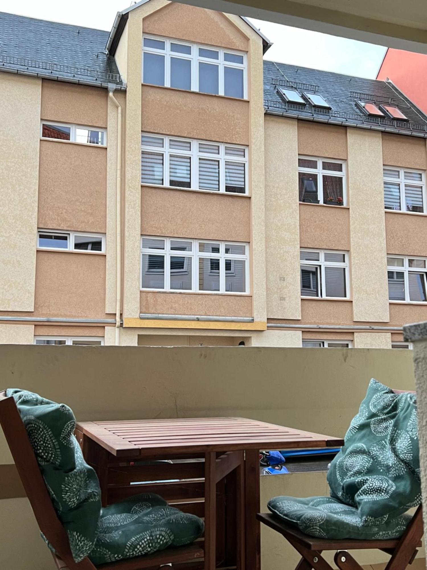 Homestay Benzi Эрфурт Экстерьер фото